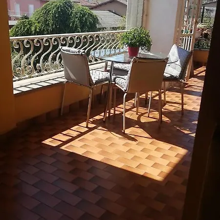 Lejlighed Sunlight Con Giardino Piscina E Parcheggio