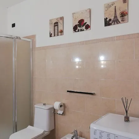 Lejlighed Sunlight Con Giardino Piscina E Parcheggio *