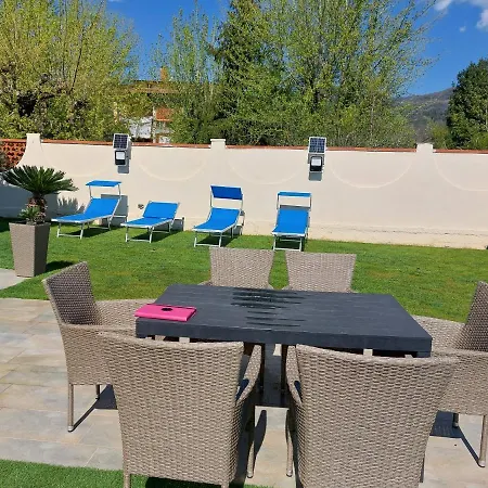 Sunlight Con Giardino Piscina E Parcheggio Lejlighed