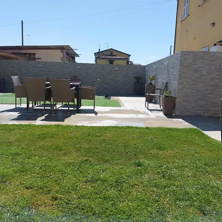 Lejlighed Sunlight Con Giardino Piscina E Parcheggio Castelnuovo Magra
