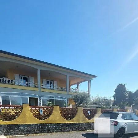 Lejlighed Sunlight Con Giardino Piscina E Parcheggio *