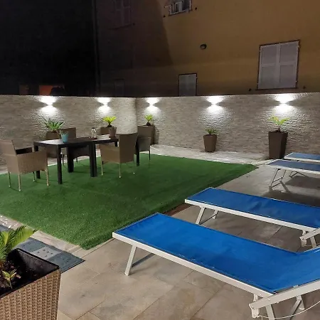 Lejlighed Sunlight Con Giardino Piscina E Parcheggio